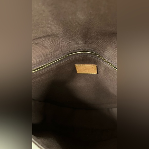 Authentic Menilmontant PM Louis Vuitton Flap messenger bag - Picture 7 of 15